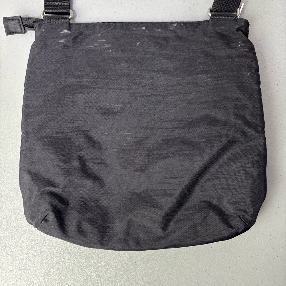 Baggallini Black Nylon Crossbody Purse Shoulder Strap Zip Closure - Picture 10 of 13